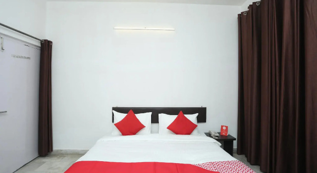 OYO Flagship 14059 Raghav Hotel