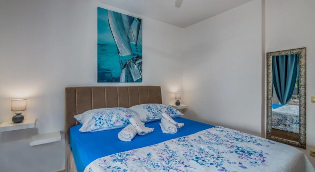Luxurious Home In Lakmartin, Book Hotel Hotels in Kvarner Islands with a Pool, Swimming Pool