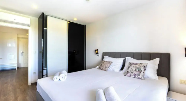 Luxury Penthouse Apt on beach Makarska, Забронировать Апартаменты/квартира Апартаменты Макарска, рядом с Набережная Рива (Макарска), Апартаменты/квартира