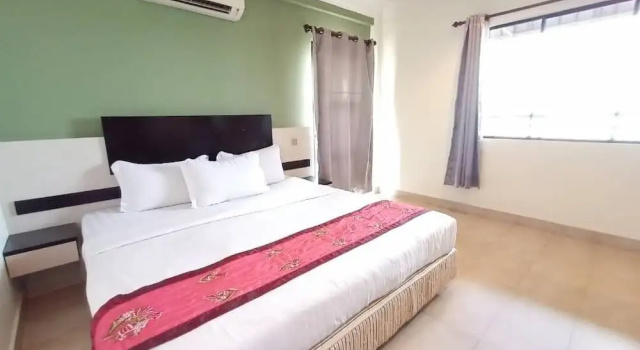 Luksusowy dwuosobowy pokój i balkonem Maya Hotel