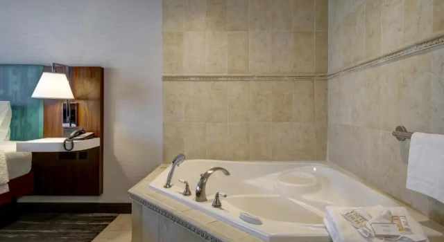 Трёхместный номер Standard Hampton Inn & Suites Guelph