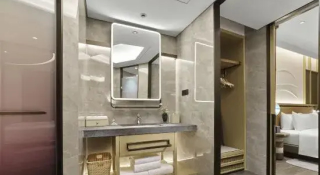 Двухместный люкс Deluxe с видом на озеро Guangzhou Hehui Hot Spring Hotel (Baishuizhai Resort)