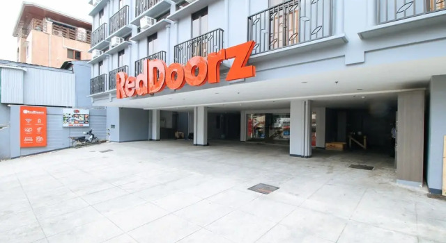 Jardin Suites Hotel & Residences by RedDoorz, Забронировать Отель Макати 
