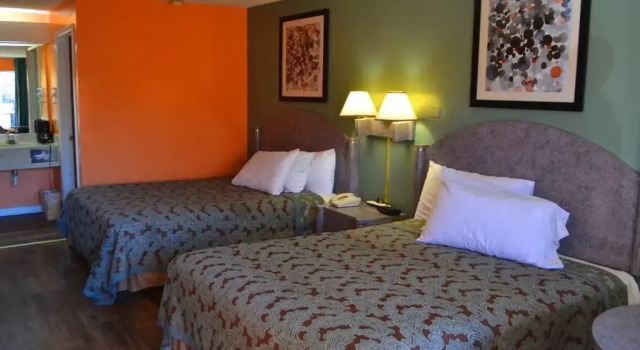 Четырёхместный номер Standard Florence Inn and Suites