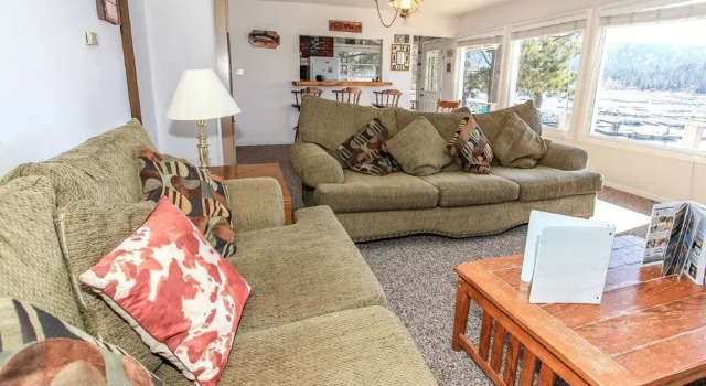 Lakefront Retreat