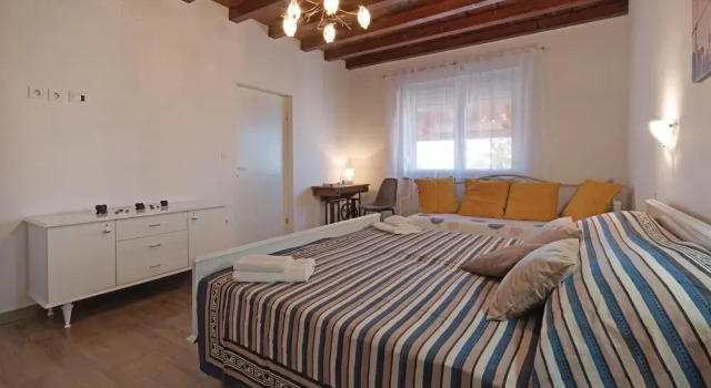 Amazing Home in Vodnjan With Wifi, 3 Bedrooms and Outdoor Swimming Pool