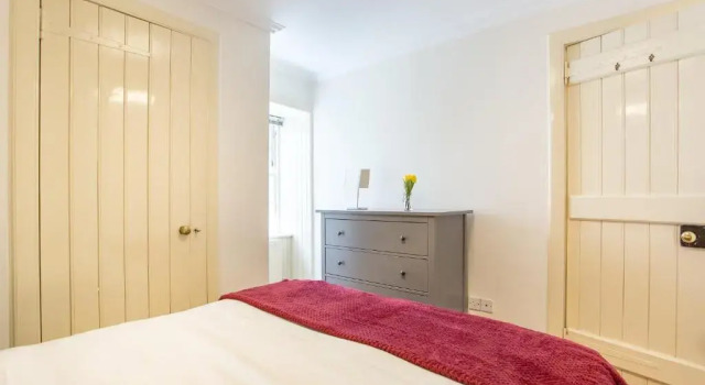 Charming Apartment in the Old Town, Забронировать Апартаменты/квартира Старый город Эдинбург, рядом с Национальный музей Шотландии