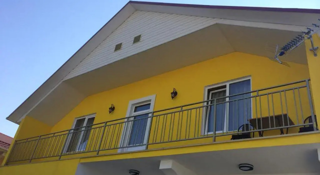Yellow Guest House