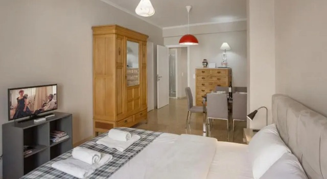 Leonidas Loft in the Heart of Athens by GHH, Забронировать Отель Афины Острова Саронического залива - Аттика, рядом с Театр Глория