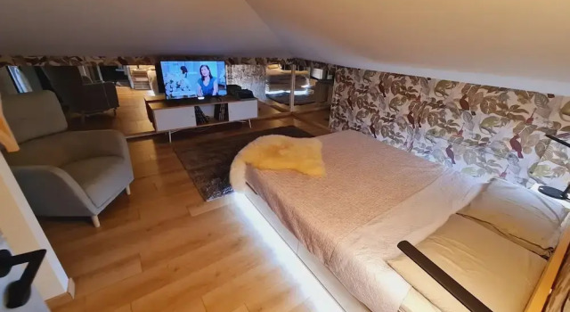 Flytosuite aeroporto attico mansarda, Забронировать Отель «постель и завтрак» Кальдерара-ди-Рено провинция Болонья