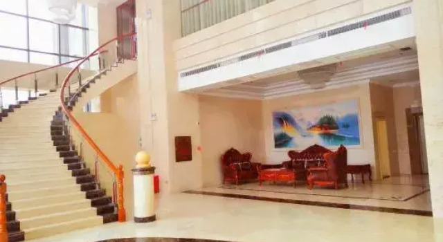 Fortune Center Hotel, Prenota Hotel Hotel a Chenzhou con parcheggio, Parcheggio