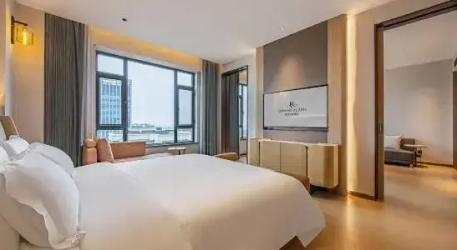 Люкс Executive Grand Rezen Hotel