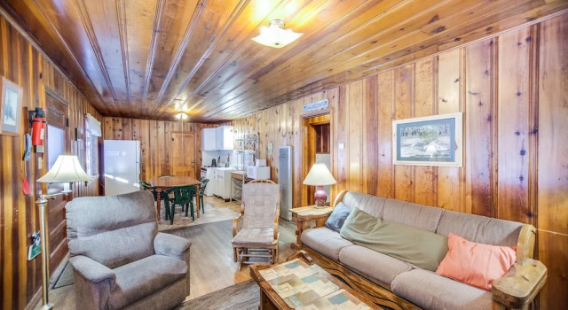 Четырёхместный номер Standard с 2 комнатами The Cabins at Cloudcroft