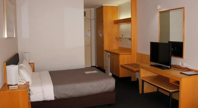 Апартаменты Sandown Regency Hotel & Apartments