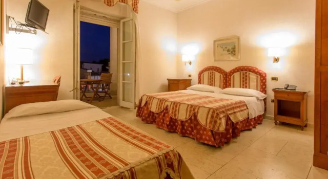 Трёхместный номер Standard Mariano IV Palace Hotel