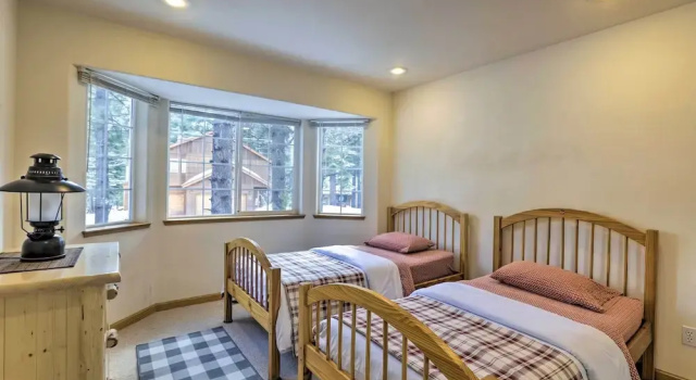 Коттедж 7 Mi to Northstar Resort: Tahoe Vista Family Cabin