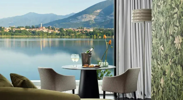 Полулюкс с видом на озеро Bianca Relais, by R Collection Hotels