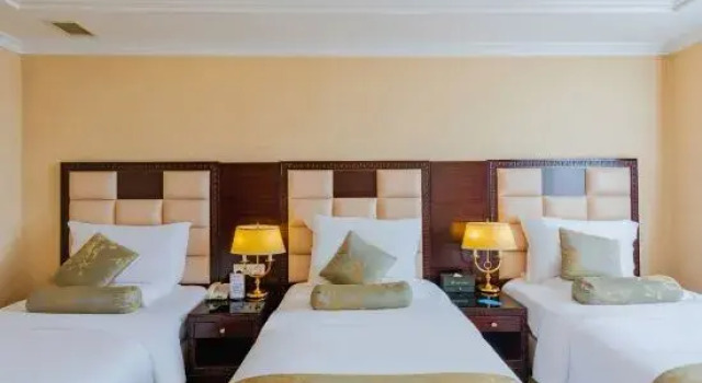 Люкс Deluxe Swan Lake Hotel