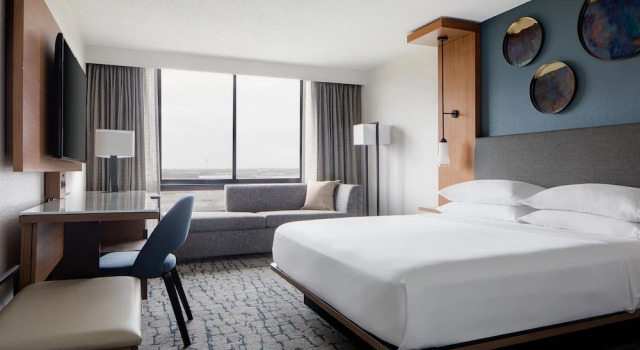 Двухместный клубный номер Standard Houston Marriott South at Hobby Airport