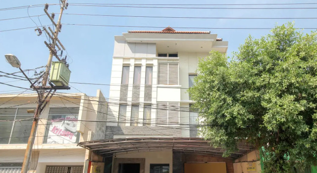 Metro Hotel