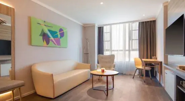 Suite HanTing Hotel (Pingxiang Luxi Jinding Avenue Manshiqu)