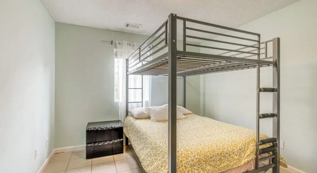 Central Warner Robins Vacation Rental w/ Yard, Varaa Hotelli Warner Robins 