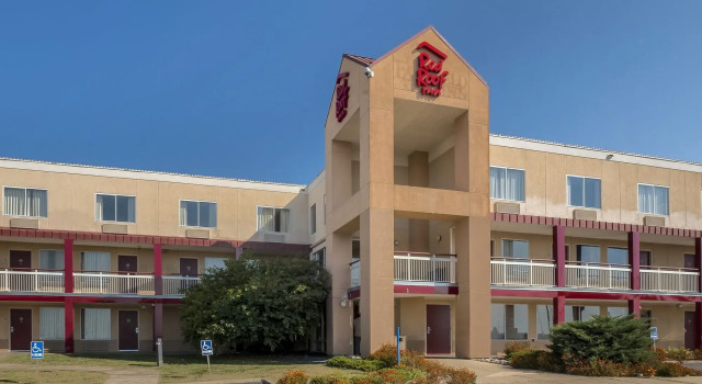 Red Roof Inn Cedar Rapids, Varaa Hotelli Cedar Rapids Iowa