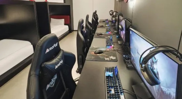 Кровать в общем номере Leishu E-Sports Hotel (Changsha Wuyi Square He Long Gymnasium)