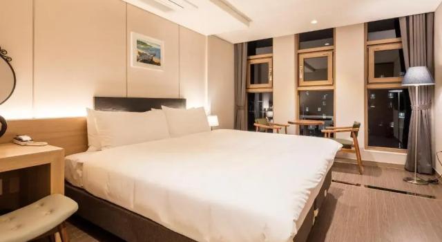 Номер Deluxe The First Stay Hotel