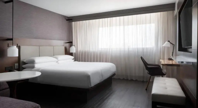Номер Standard с балконом и с красивым видом из окна Visalia Marriott at the Convention Center