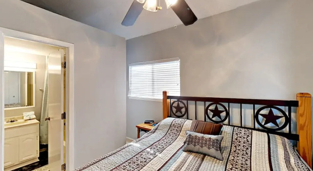 1601 July Lynn Dr 209 - 3 Bedroom Condo, Book Lejlighed Hoteller i Spicewood med parkering, Parkering