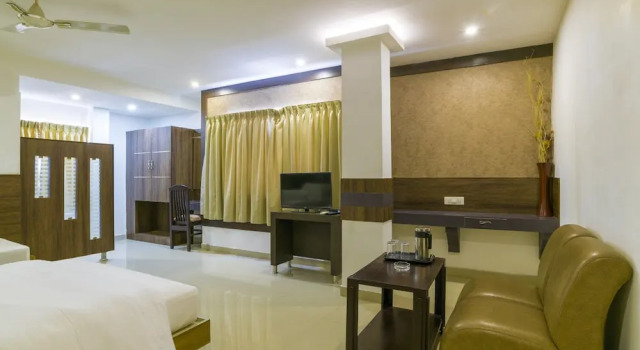 Люкс Grand Crescent Inn Navallur