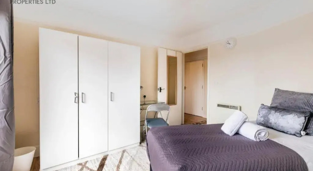 Апартаменты 2 Bed Apartment Sleeps 5 - Free Parking, Balcony