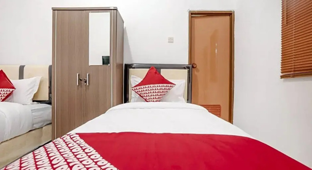 Номер Standard RedDoorz near Esa Unggul University Jakarta Campus