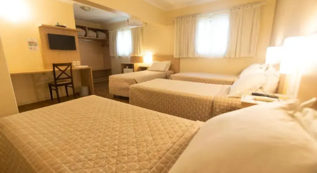 Четырёхместный номер Luxury Bristol Sabrina Hotel de Charme Joinville