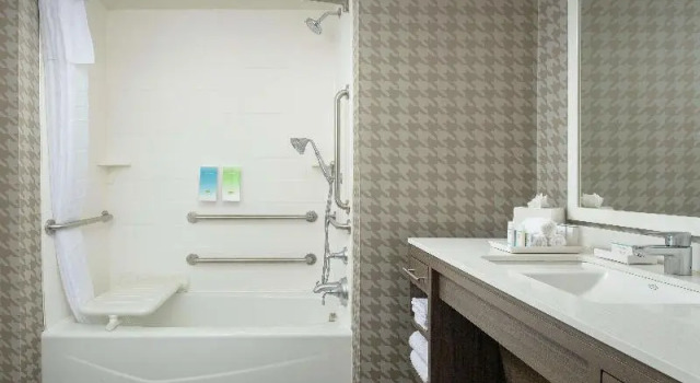 Номер Standard Home2 Suites By Hilton Edison