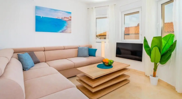 Awesome Apartment in Banjol With Wifi and 2 Bedrooms, Prenota Appartamento Hotel a Isole Quarnerine con parcheggio, Parcheggio