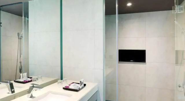 Двухместный полулюкс Mercure Makassar Nexa Pettarani