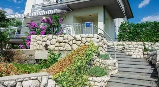 Apartments Car, Prenota Appartamento Hotel a Isole Quarnerine con parcheggio, Parcheggio