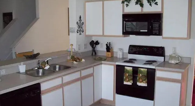 Коттедж с 6 комнатами Sunsplash Vacation Homes