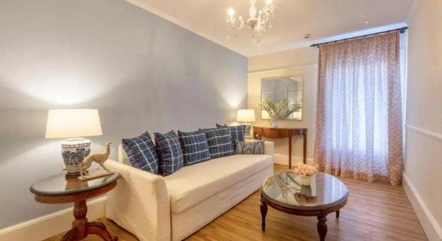 Люкс с балконом Kouneni Apartments