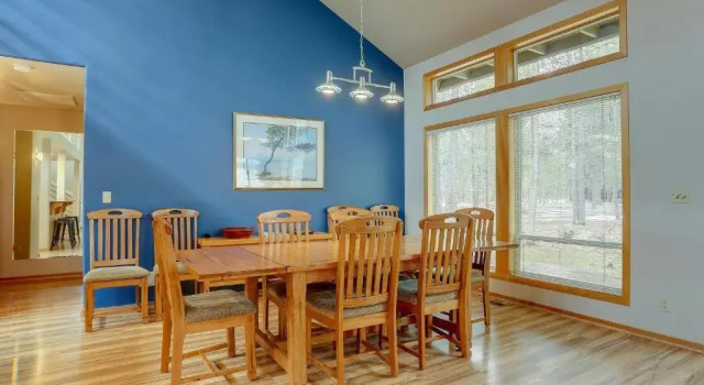 1 Colonial-Golf Course-5BR/6BA, Забронировать Апартаменты/квартира Отели Санривер с парковкой, Парковка