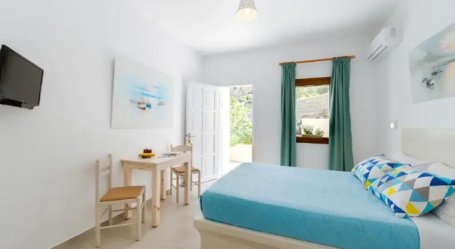 Студия Moschatos Beach House