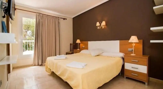 Семейный номер Standard Hostal Cala Boix