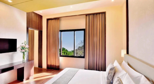 Двухместный люкс c 1 комнатой с видом на горы Four Points by Sheraton Srinagar