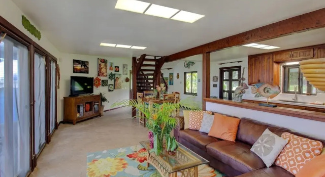 Black Sand Beach House 2 Bedroom Home