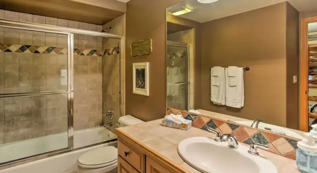 Апартаменты Steamboat Springs Townhome: 1 Block to Ski Lifts!