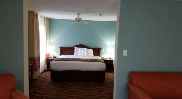 Люкс Deluxe Baymont by Wyndham Grovetown Augusta
