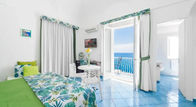 Двухместный номер Superior с балконом и с видом на море Casa Nilde