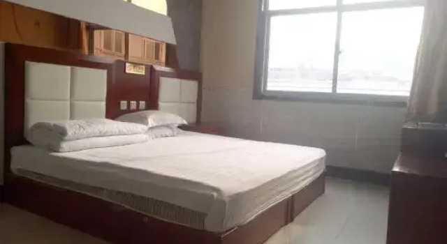 Qianxi Yingchun Hotel, Book Hotel Tangshan Hebei
